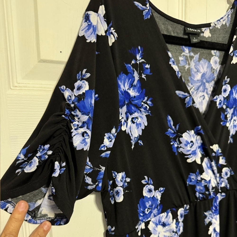 Torrid Blue & Black Floral Faux-Wrap Midi Dress - Size 1X - Picture 8 of 8